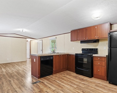 91 Maple Lane - Photo Thumbnail 3
