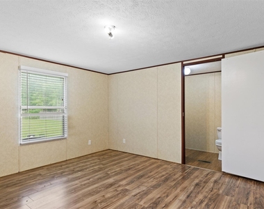 91 Maple Lane - Photo Thumbnail 8