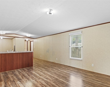 91 Maple Lane - Photo Thumbnail 2