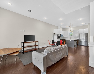 2401 Crawford Street - Photo Thumbnail 10