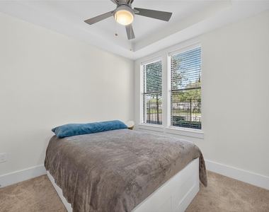 2401 Crawford Street - Photo Thumbnail 5