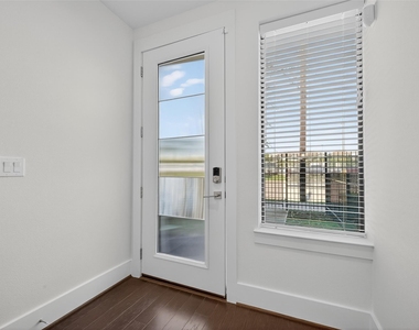 2401 Crawford Street - Photo Thumbnail 3