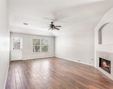 2822 Foster Hill Drive - Photo Thumbnail 13