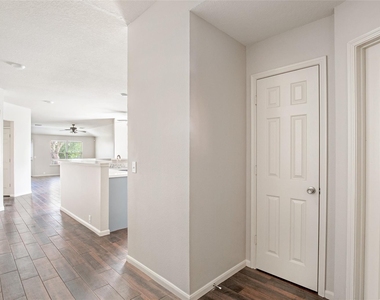 2822 Foster Hill Drive - Photo Thumbnail 3