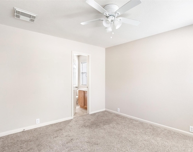 2822 Foster Hill Drive - Photo Thumbnail 6