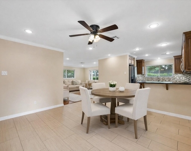 1607 Willowby Drive - Photo Thumbnail 7
