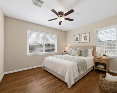 1607 Willowby Drive - Photo Thumbnail 12