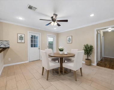 1607 Willowby Drive - Photo Thumbnail 3