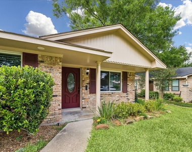 1607 Willowby Drive - Photo Thumbnail 17