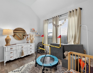 4821 La Piedra - Photo Thumbnail 17
