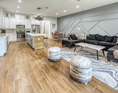 5215 Farmer Street - Photo Thumbnail 8