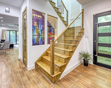 5215 Farmer Street - Photo Thumbnail 2