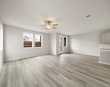 9912 Storehouse Drive - Photo Thumbnail 4