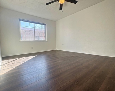 2744 Briarhurst Drive - Photo Thumbnail 11