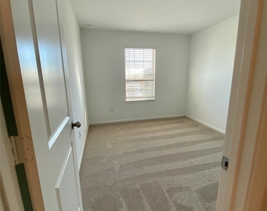 21114 Dolphin Bay Lane - Photo Thumbnail 33