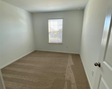 21114 Dolphin Bay Lane - Photo Thumbnail 32