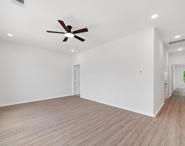 8628 Scott Street - Photo Thumbnail 29
