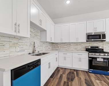 8628 Scott Street - Photo Thumbnail 9