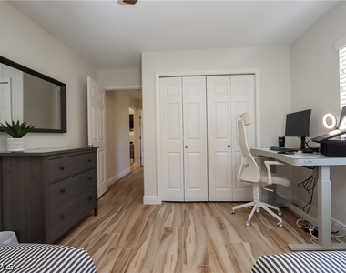 3510 Lakemont Drive - Photo Thumbnail 9