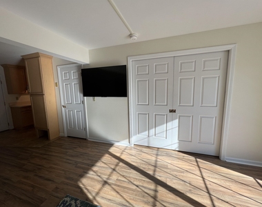 267 Hildred - Photo Thumbnail 23