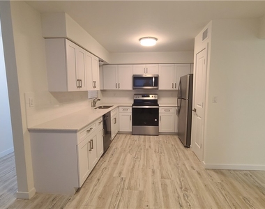 2610 Providence Street - Photo Thumbnail 6