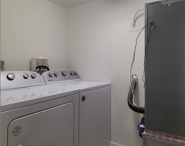 2610 Providence Street - Photo Thumbnail 11