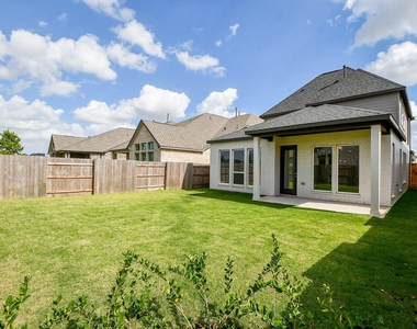 7207 Prairie Heights Drive - Photo Thumbnail 20