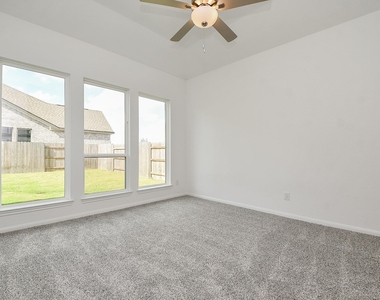 7207 Prairie Heights Drive - Photo Thumbnail 8