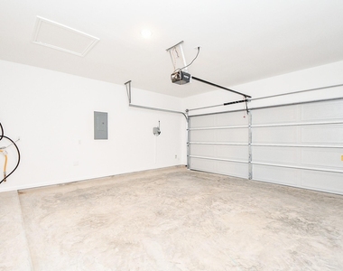 7207 Prairie Heights Drive - Photo Thumbnail 18