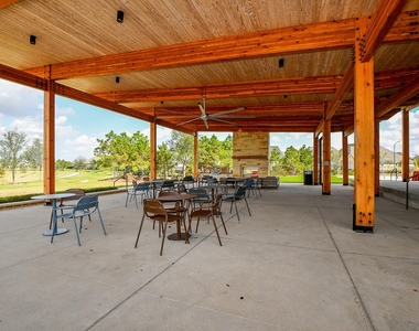 7207 Prairie Heights Drive - Photo Thumbnail 24