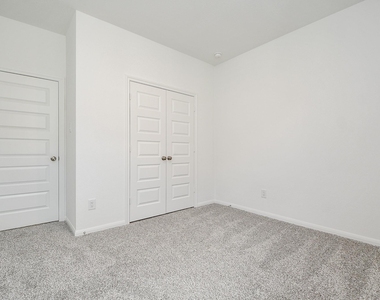 7207 Prairie Heights Drive - Photo Thumbnail 17