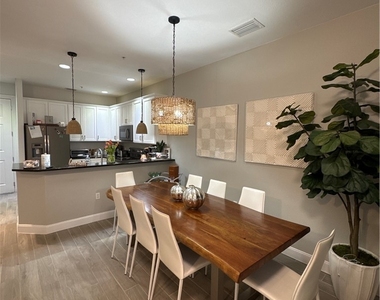 11907 Adoncia Way - Photo Thumbnail 5