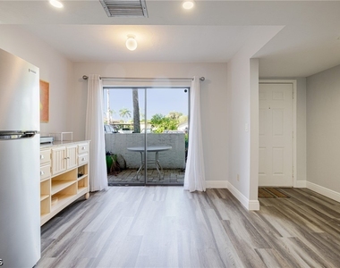 600 Misty Pines Circle - Photo Thumbnail 6