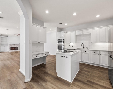 1723 Gingerleaf Lane - Photo Thumbnail 7