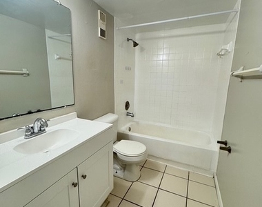 2944 Jackson Street - Photo Thumbnail 9