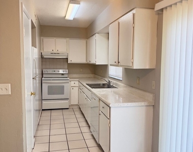 2944 Jackson Street - Photo Thumbnail 3