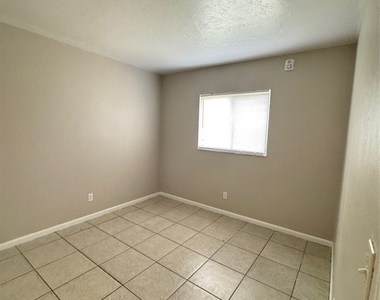2944 Jackson Street - Photo Thumbnail 5