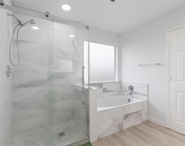 5902 Rye Creek Drive - Photo Thumbnail 8
