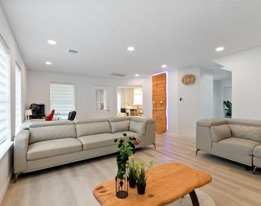 5902 Rye Creek Drive - Photo Thumbnail 2