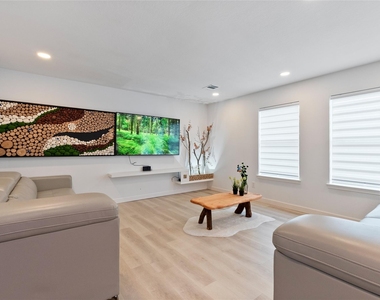 5902 Rye Creek Drive - Photo Thumbnail 5