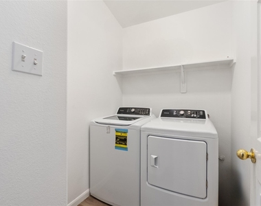 5902 Rye Creek Drive - Photo Thumbnail 10