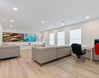 5902 Rye Creek Drive - Photo Thumbnail 3