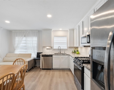 5902 Rye Creek Drive - Photo Thumbnail 4