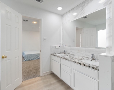 5902 Rye Creek Drive - Photo Thumbnail 9