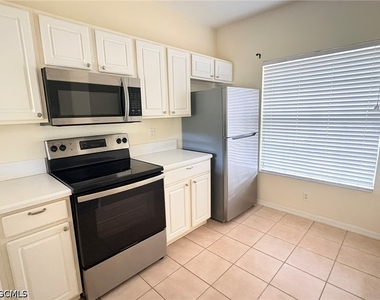 8162 Pacific Beach Drive - Photo Thumbnail 3