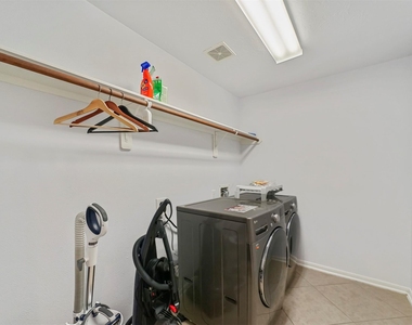 8214 Garrison Point Drive - Photo Thumbnail 7