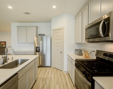 3530 Terrace Landing Ct - Photo Thumbnail 5
