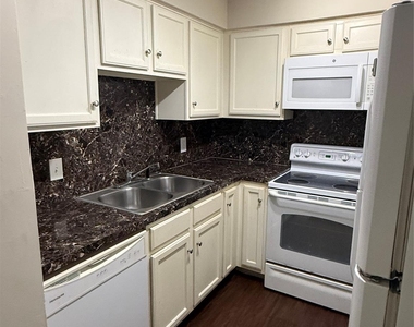 17202 Imperial Valley Drive - Photo Thumbnail 7