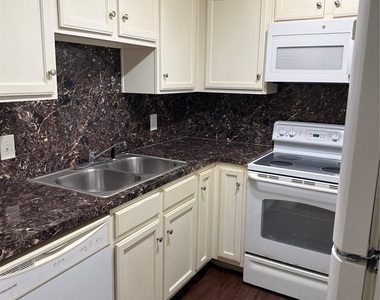 17202 Imperial Valley Drive - Photo Thumbnail 6