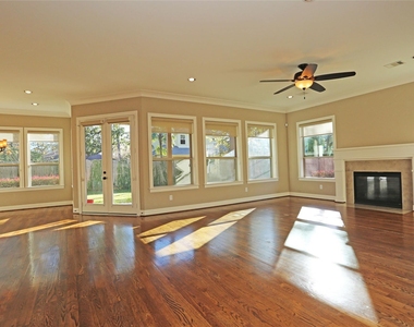 1611 Wakefield Drive - Photo Thumbnail 2